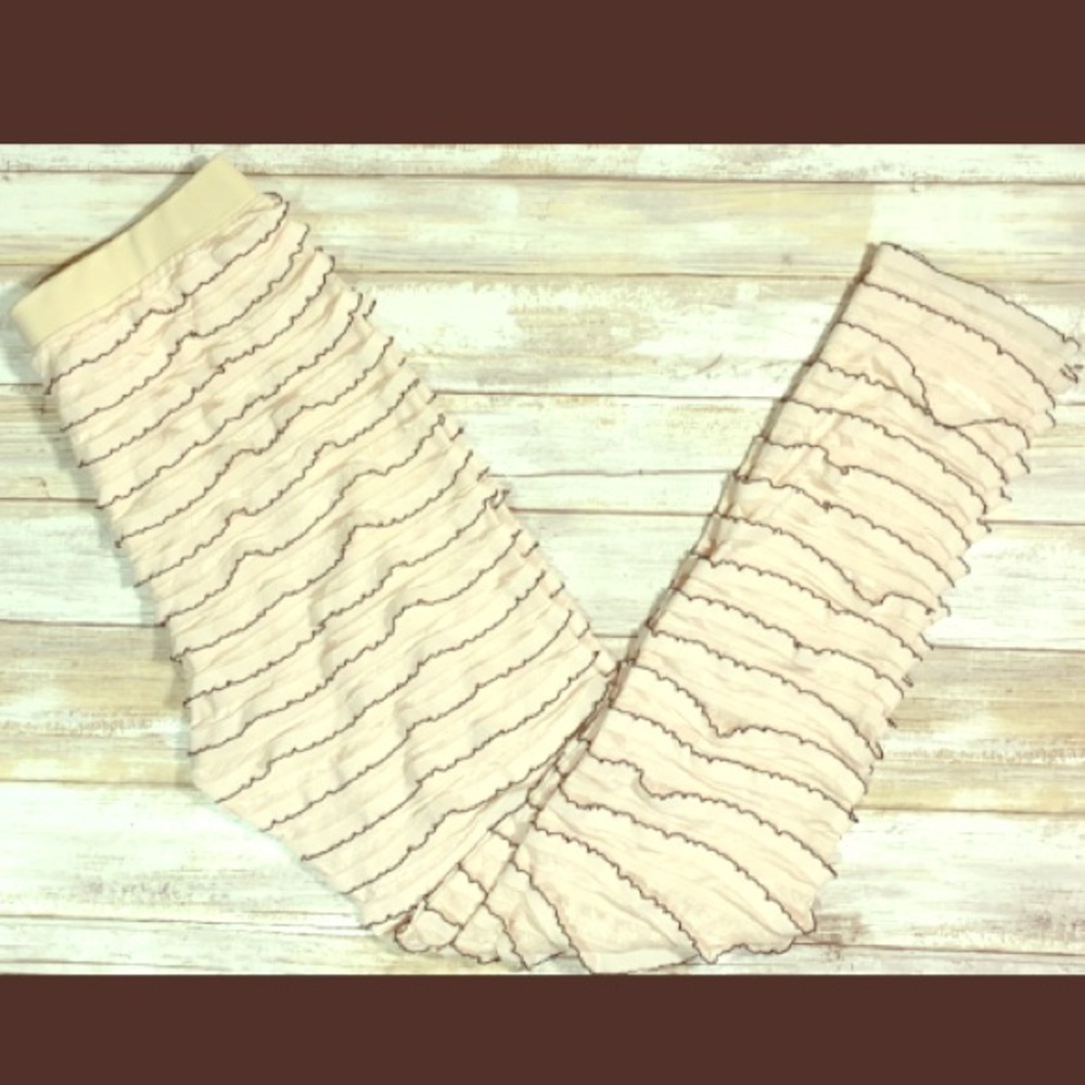 Girls fancy ruffled leggings